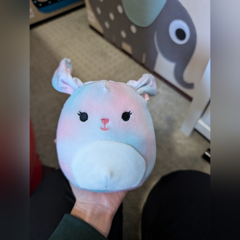 Squishmallow Elina the bunny
